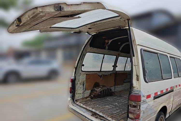 Used Golden Dragon Hiace 2010 2.8T Standard-Height Advanced Version GW2.8TC-2 Trunk
