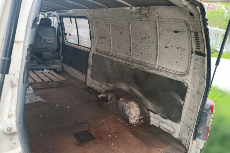 Used Golden Dragon Hiace 2010 2.0L Long-Wheelbase Gasoline Premium Version V20 Trunk