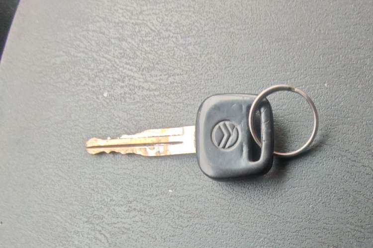 Used Golden Dragon Hiace 2010 2.0L Long-Wheelbase Gasoline Premium Version V20 Vehicle Key