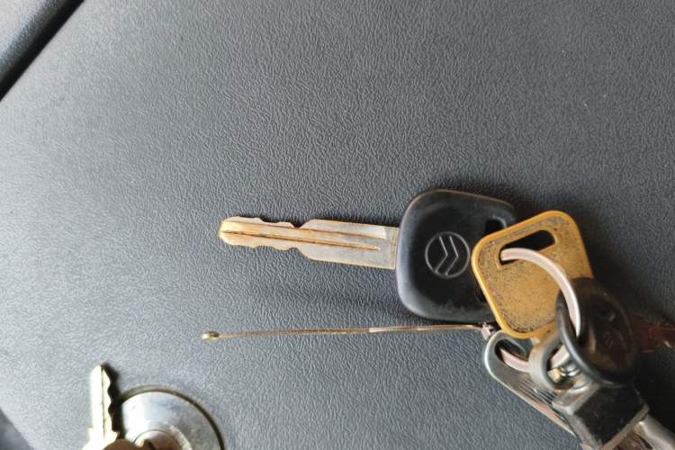 Used Golden Dragon Hiace 2010 2.0L Standard-Wheelbase Premium Version V19 Vehicle Key