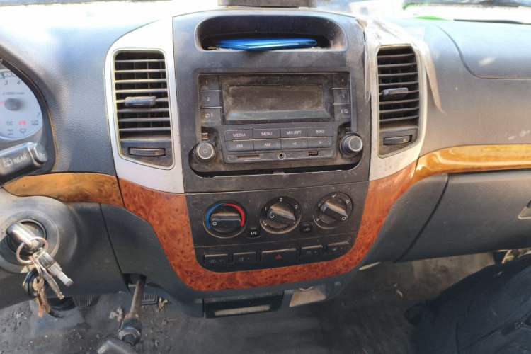Used Golden Dragon Hiace  Audio And AC Panel