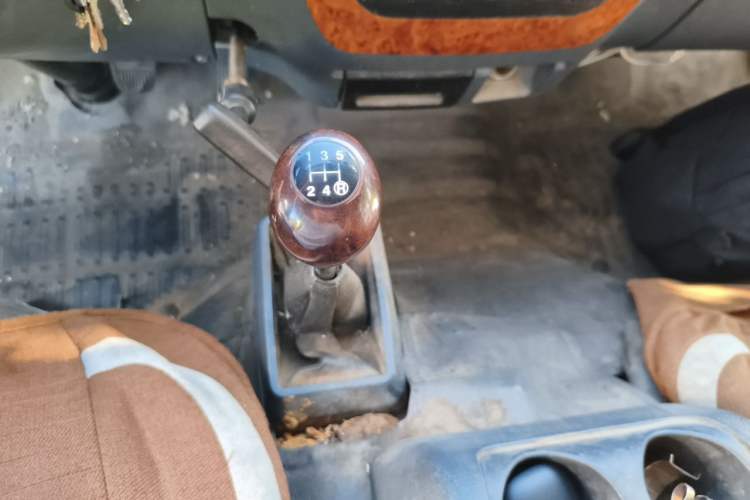 Used Golden Dragon Hiace  Gear Lever