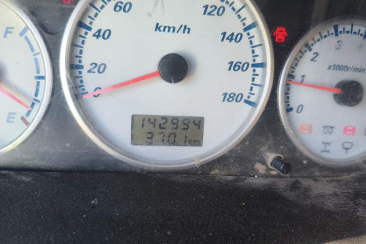 Used Golden Dragon Hiace  Odometer Close Up