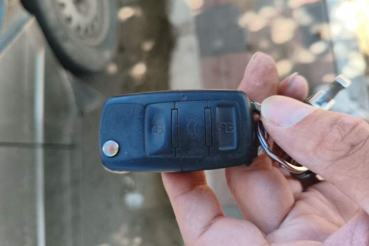 Used Golden Dragon Hiace  Vehicle Key