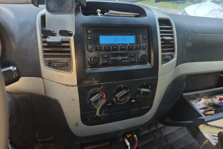 Used Golden Dragon Hiace  Audio And AC Panel
