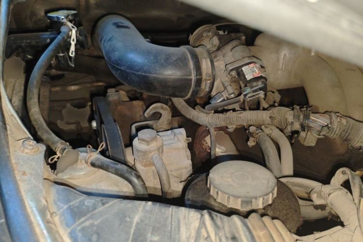 Used Golden Dragon Hiace  Engine Bay