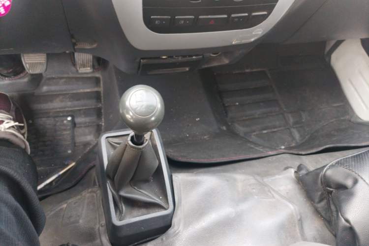 Used Golden Dragon Hiace  Gear Lever