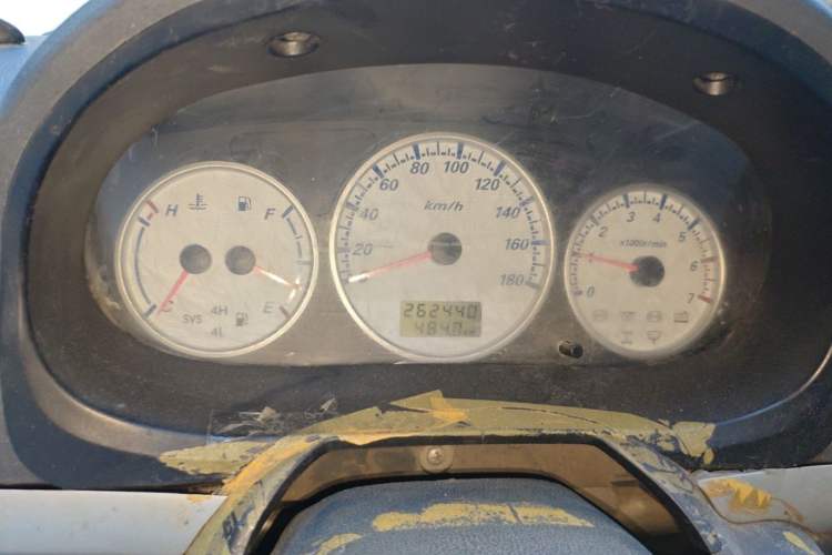 Used Golden Dragon Hiace  Instrument Cluster