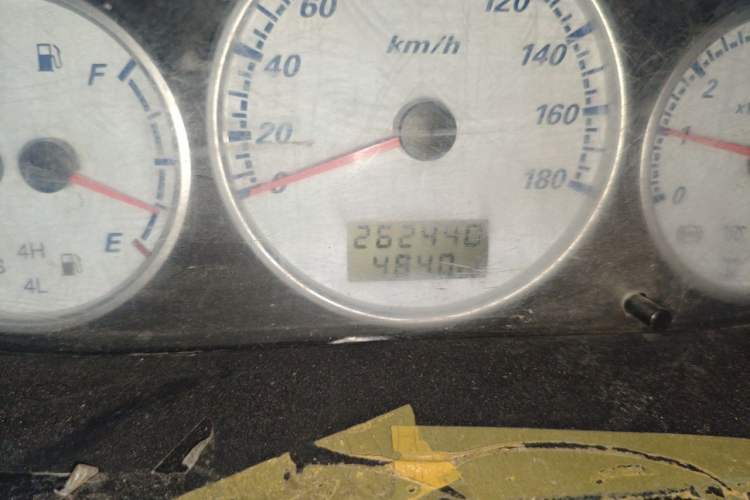 Used Golden Dragon Hiace  Odometer Close Up