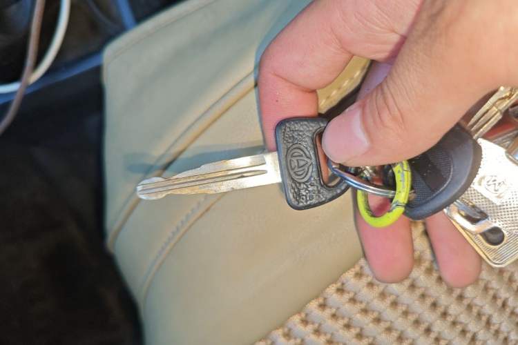 Used Golden Dragon Hiace  Vehicle Key