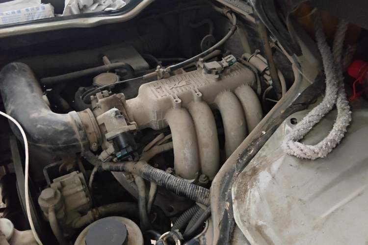 Used Golden Dragon Hiace  Engine Bay Left
