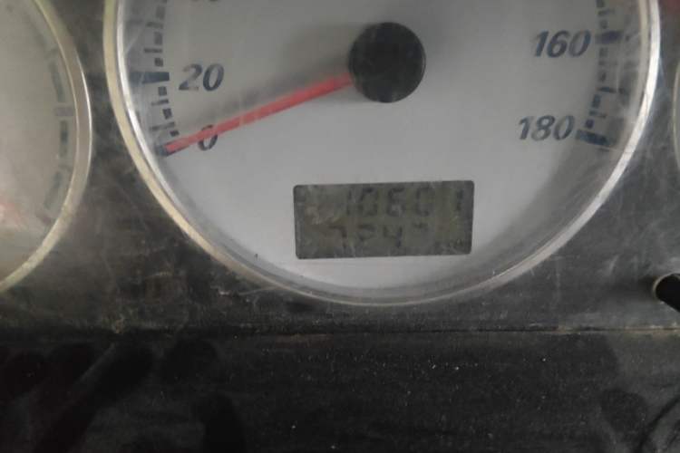Used Golden Dragon Hiace  Odometer Close Up
