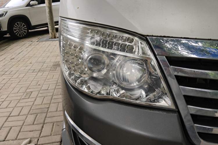 Used Golden Dragon Hiace  Right Front Headlight