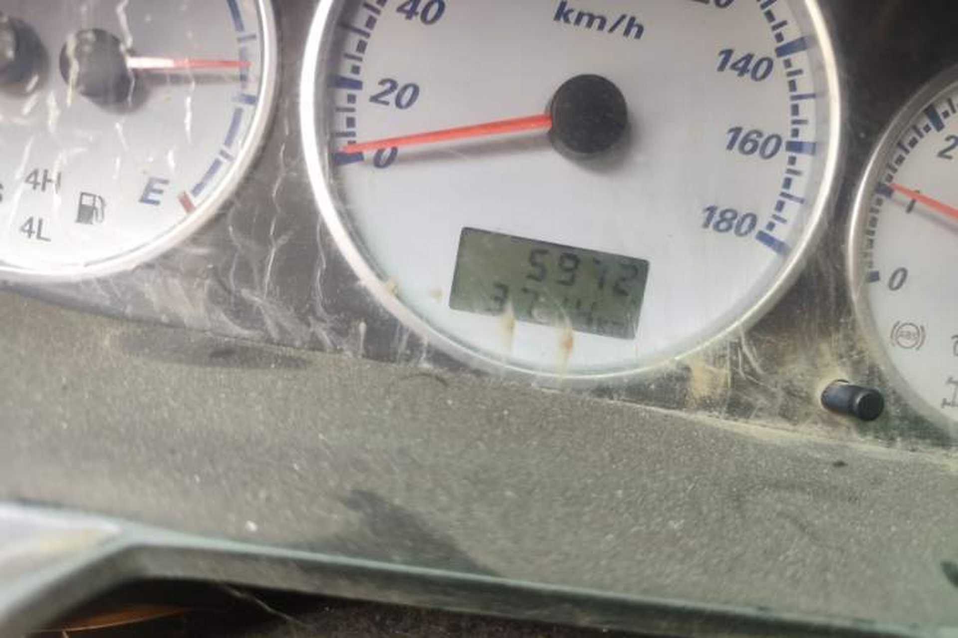 Used Golden Dragon Hiace  Odometer Close Up