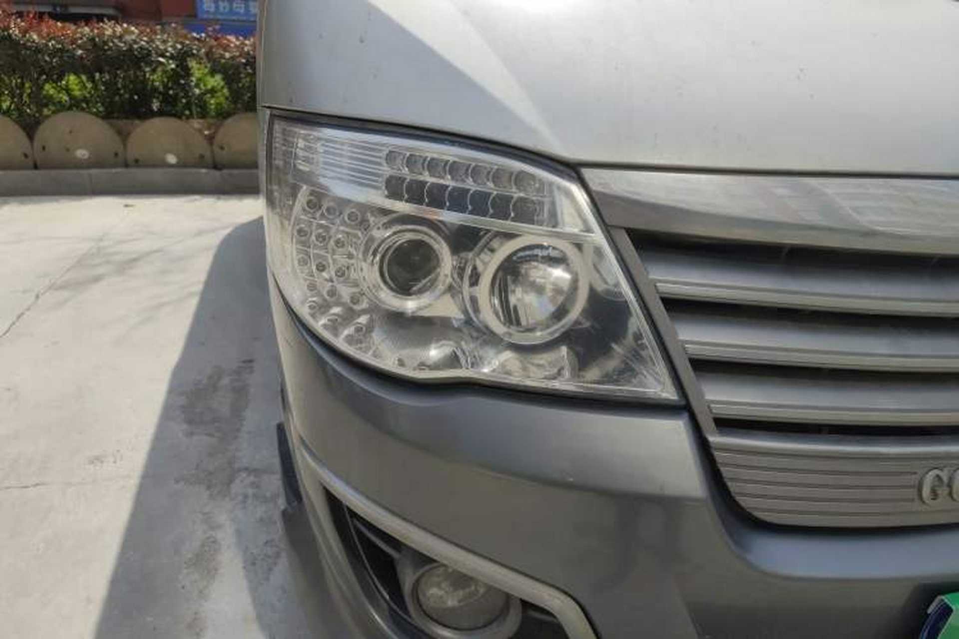 Used Golden Dragon Hiace  Right Front Headlight