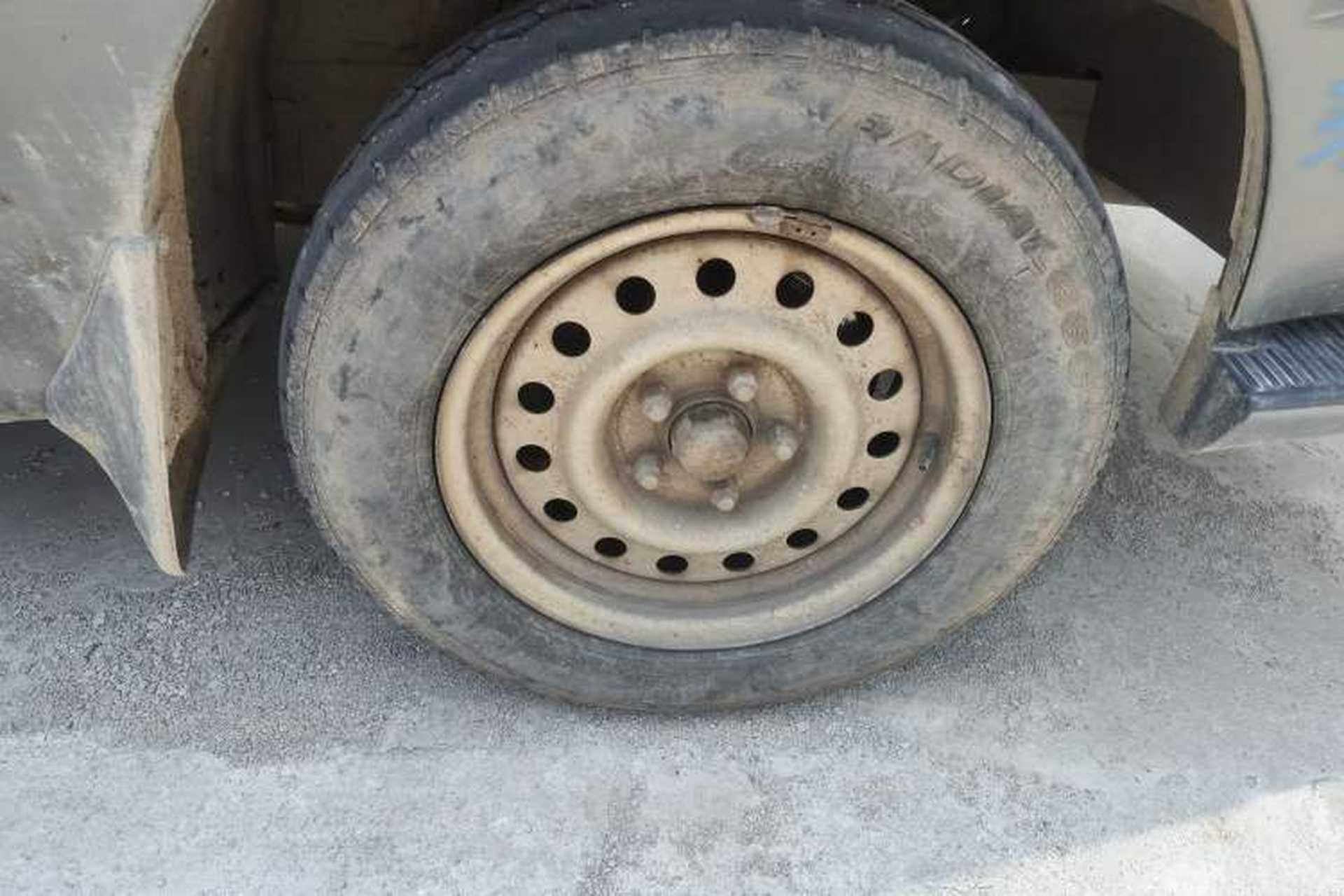 Used Golden Dragon Hiace  Right Front Wheel Hub