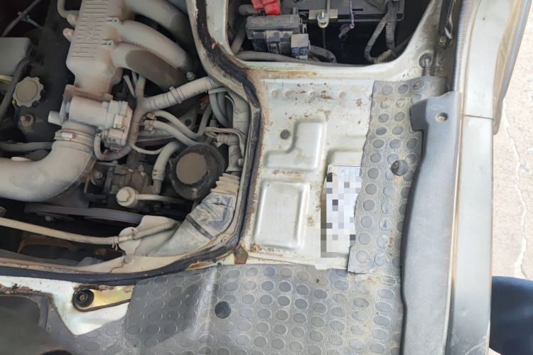 Used Golden Dragon Hiace  Engine Bay Left