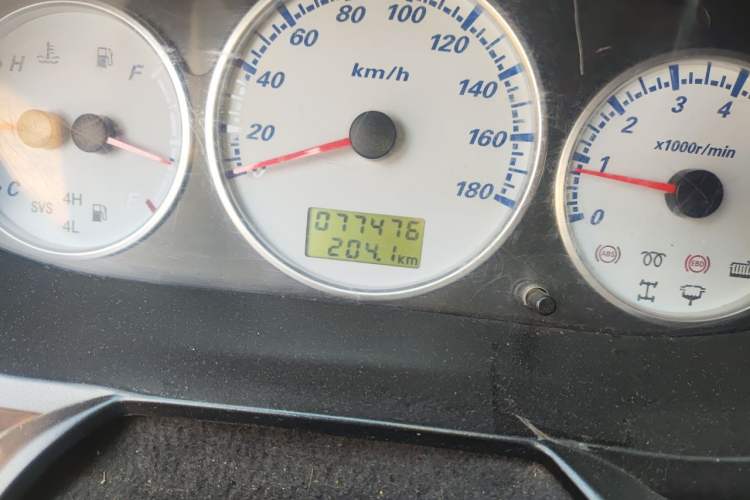 Used Golden Dragon Hiace  Odometer Close Up