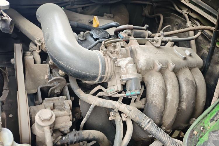 Used Golden Dragon Hiace  Engine Bay