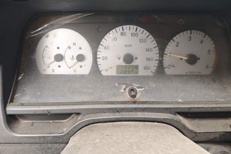 Used Golden Dragon Hiace  Odometer Close Up
