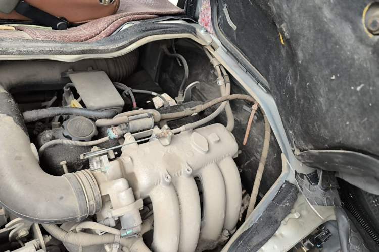 Used Golden Dragon Hiace  Engine Bay Left