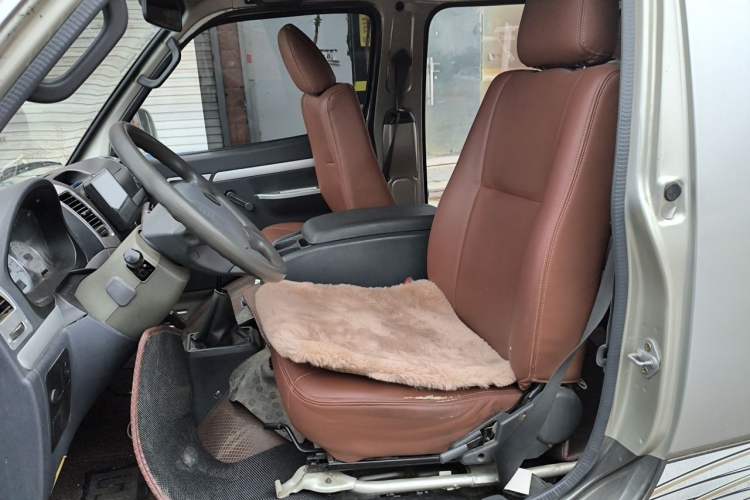 Used Golden Dragon Hiace  Left Front Seat