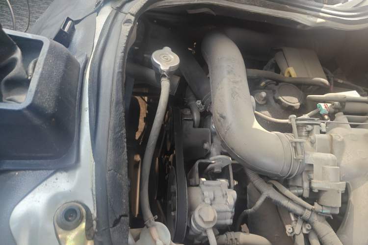 Used Golden Dragon Hiace 2019 2.0L Gasoline Long-Wheelbase High-Roof XC4G20 Engine Bay Right