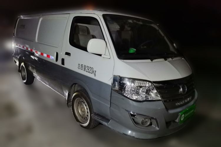 Used Golden Dragon Hiace 2019 2.0L Gasoline Cargo Version Longyun GL850 Short Wheelbase Low-Roof XC4G20 Front Right 45 Deg