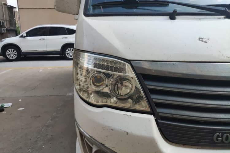 Used Golden Dragon Hiace 2019 2.2L Gasoline Version Long Wheelbase High-Roof V22 Right Front Headlight