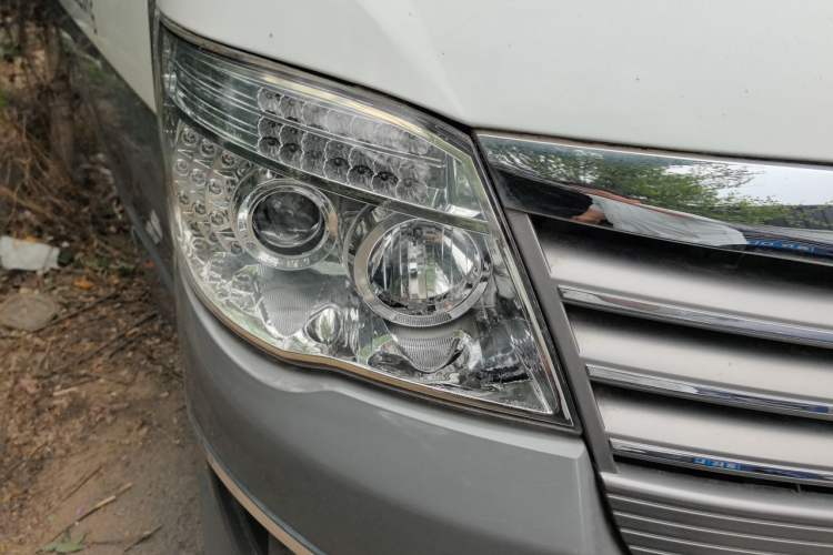 Used Golden Dragon Hiace  Right Front Headlight