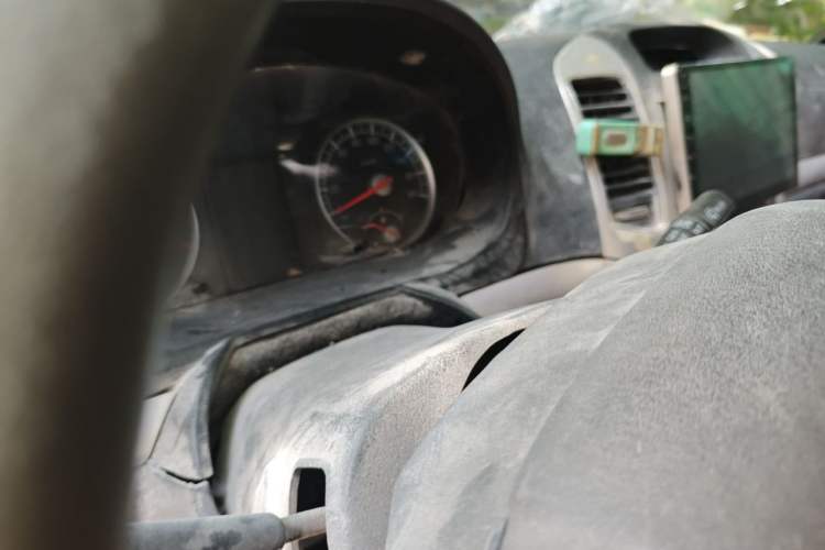 Used Golden Dragon Hiace  Odometer Close Up