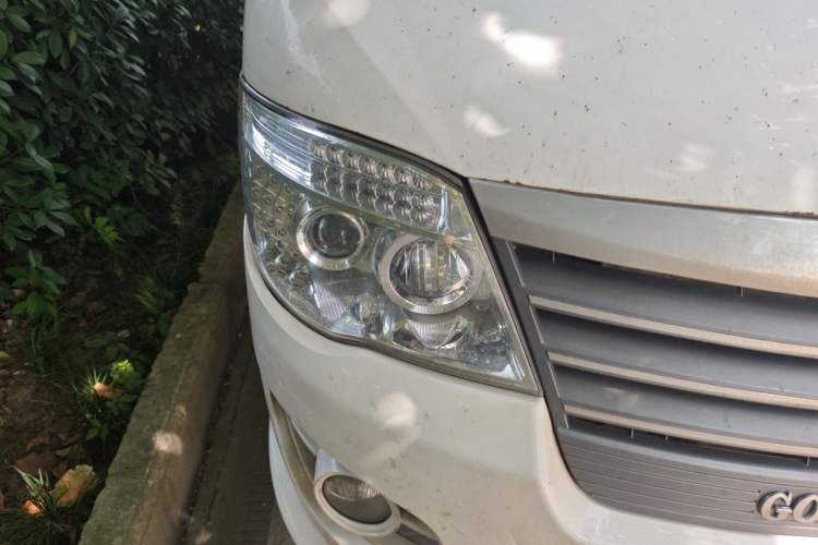 Used Golden Dragon Hiace  Right Front Headlight
