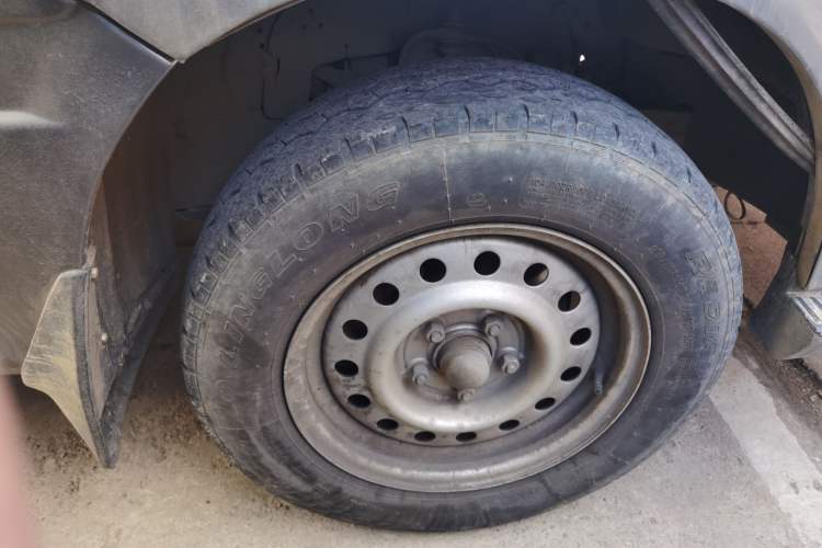 Used Golden Dragon Hiace 2021 1.8L Gasoline Version Long Wheelbase Low Roof – LJ4A18Q6 Right Front Wheel Hub