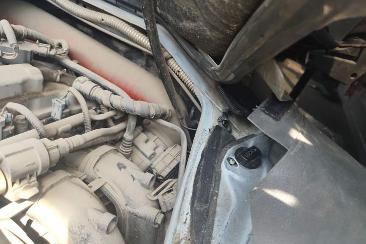 Used Golden Dragon Hiace  Engine Bay Left