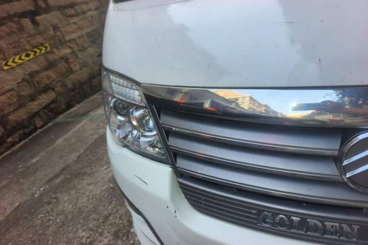 Used Golden Dragon Hiace 2021 1.8L Gasoline Version Logistics Vehicle Long-Wheelbase Low-Roof Model GL850 LJ4A18Q6 Right Front Headlight