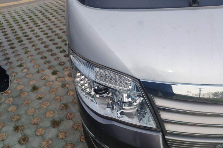 Used Golden Dragon Hiace  Right Front Headlight