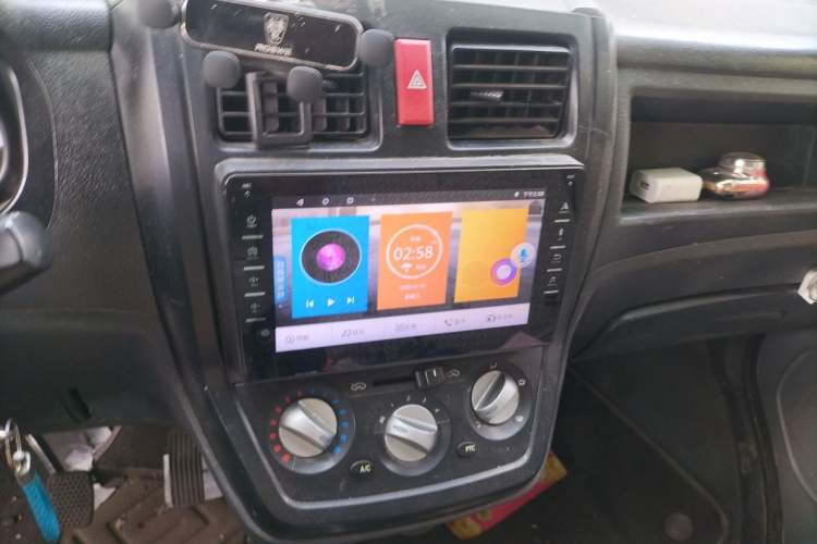 Used Golden Dragon Hiace New Energy 2021 Longyun GLE550 4421 mm long with a 41.86 kWh battery Audio And AC Panel