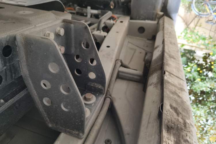 Used Golden Dragon Hiace New Energy 2021 Longyun GLE550 4421 mm long with a 41.86 kWh battery Chassis Front Left