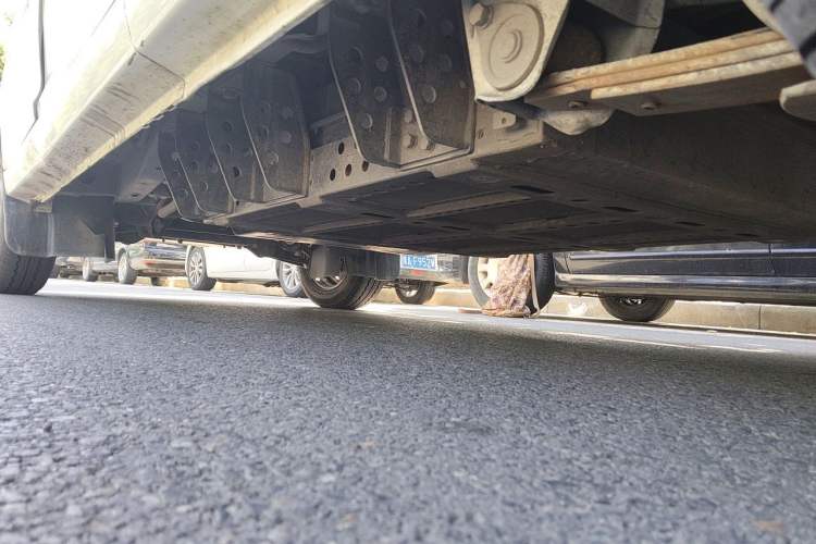 Used Golden Dragon Hiace New Energy 2021 Longyun GLE550 4421 mm long with a 41.86 kWh battery Chassis Rear Left