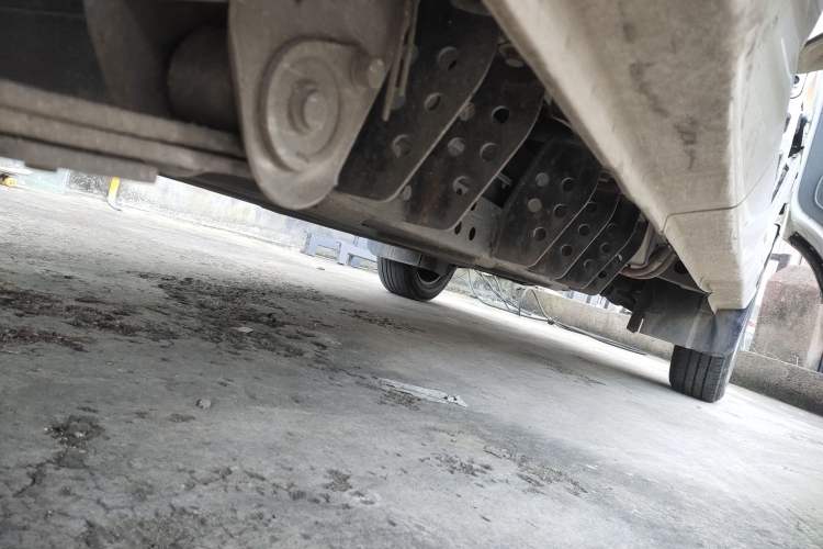 Used Golden Dragon Hiace New Energy 2021 Longyun GLE550 4421 mm long with a 41.86 kWh battery Chassis Rear Right