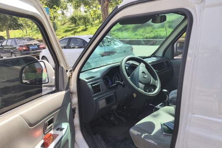 Used Golden Dragon Hiace New Energy 2021 Longyun GLE550 4421 mm long with a 41.86 kWh battery Driver Seat