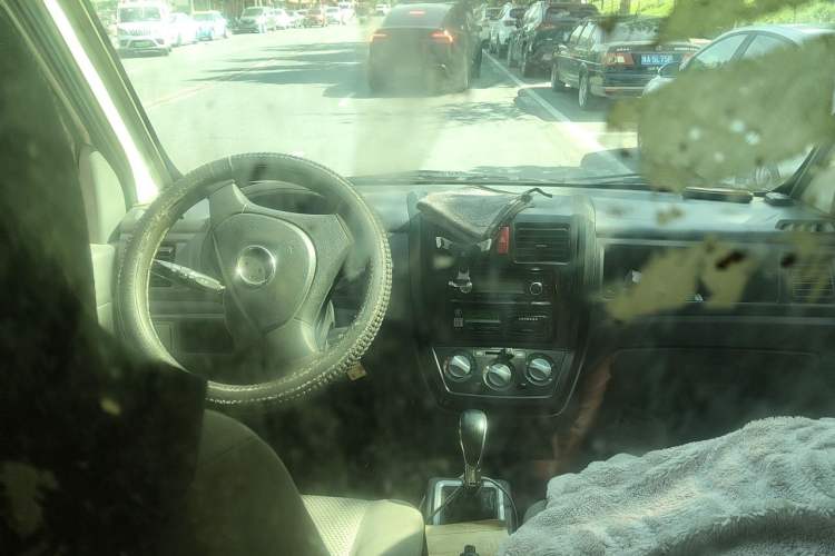 Used Golden Dragon Hiace New Energy 2021 Longyun GLE550 4421 mm long with a 41.86 kWh battery Headliner