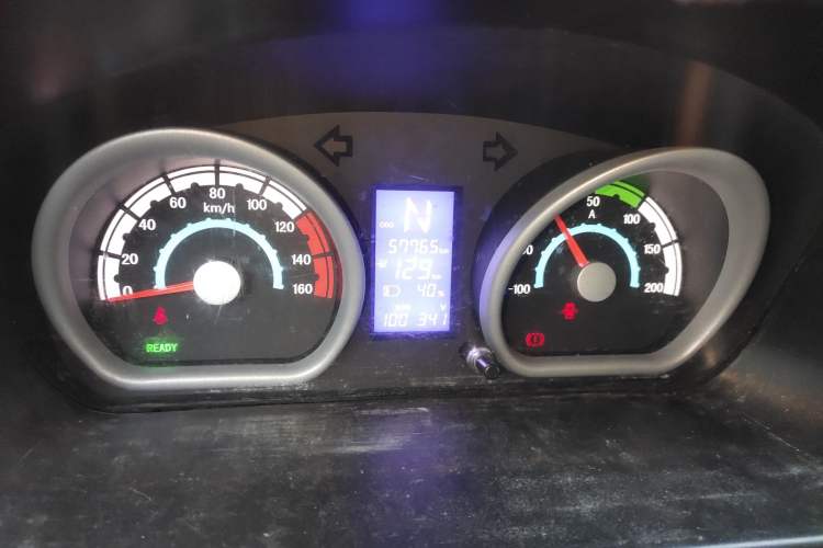 Used Golden Dragon Hiace New Energy 2021 Longyun GLE550 4421 mm long with a 41.86 kWh battery Odometer Close Up