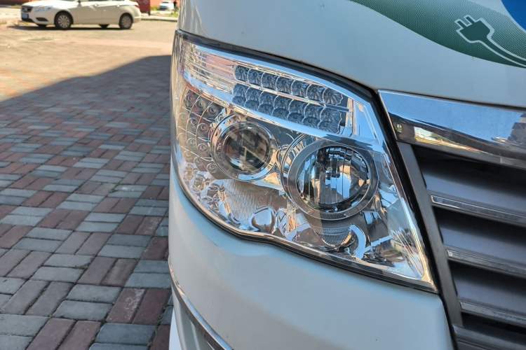 Used Golden Dragon Hiace New Energy 2021 Longyun GLE850 High-Roof Model 50.23 kWh Right Front Headlight