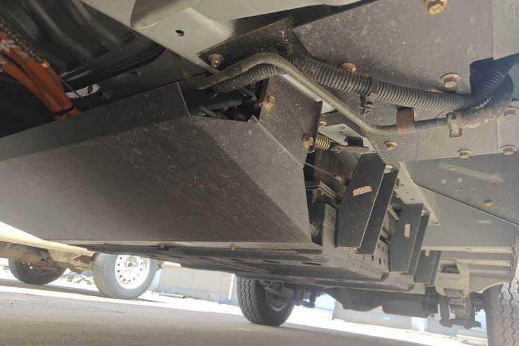 Used Golden Dragon Hiace New Energy 2023 Longyun GLE850 50.38 kWh Chassis Front Left