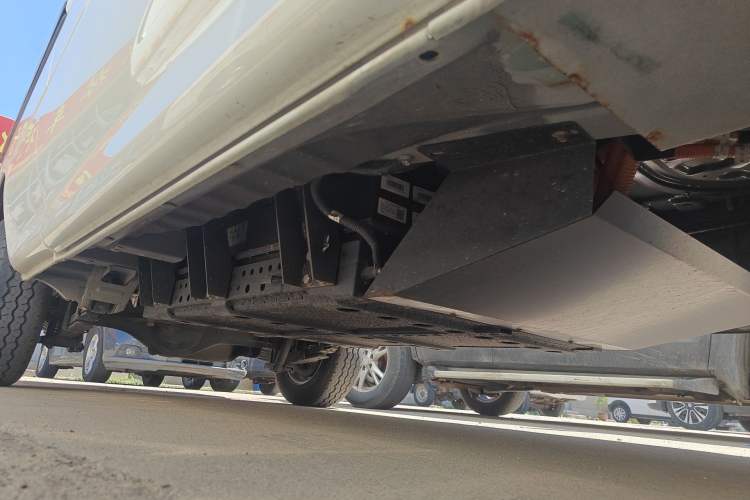 Used Golden Dragon Hiace New Energy 2023 Longyun GLE850 50.38 kWh Chassis Front Right