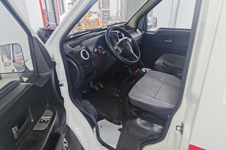 Used Golden Dragon Hiace New Energy 2023 Longyun GLE570 41.86 kWh Driver Seat