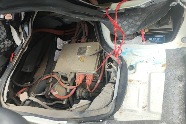 Used Golden Dragon Hiace New Energy 2023 Longyun GLE850 50.38 kWh Engine Bay