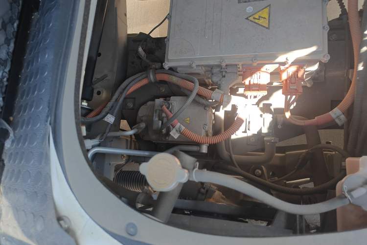 Used Golden Dragon Hiace New Energy 2023 Longyun GLE850 50.38 kWh Engine Bay Right