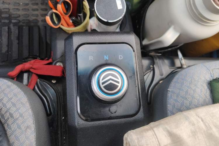 Used Golden Dragon Hiace New Energy 2023 Longyun GLE570 41.86 kWh Gear Lever